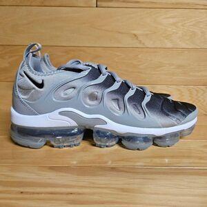 Nike Air Vapormax Plus Men's Wolf Gray Black White Running Shoes 924453-007